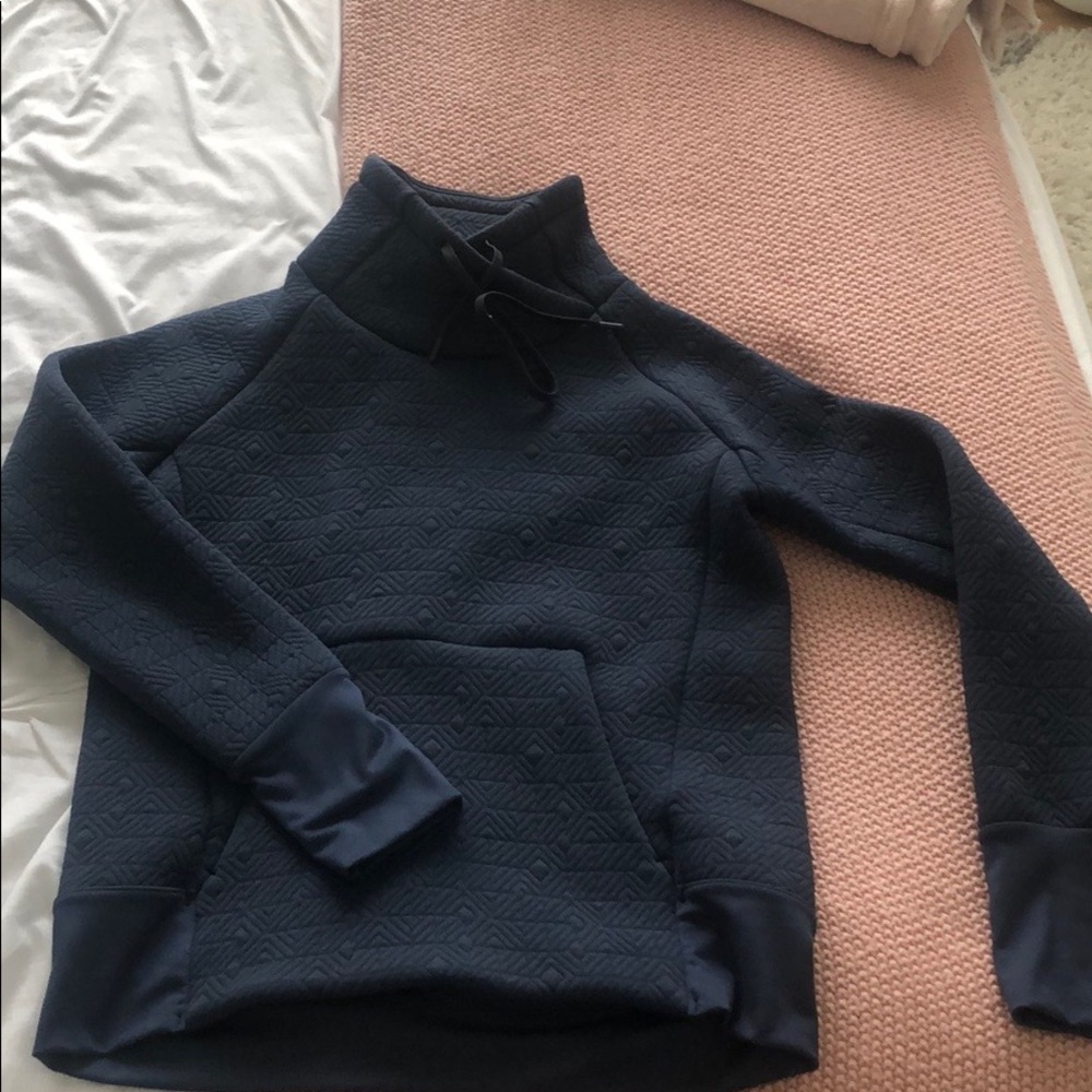 athleta textured turtle neck sweatshirt
